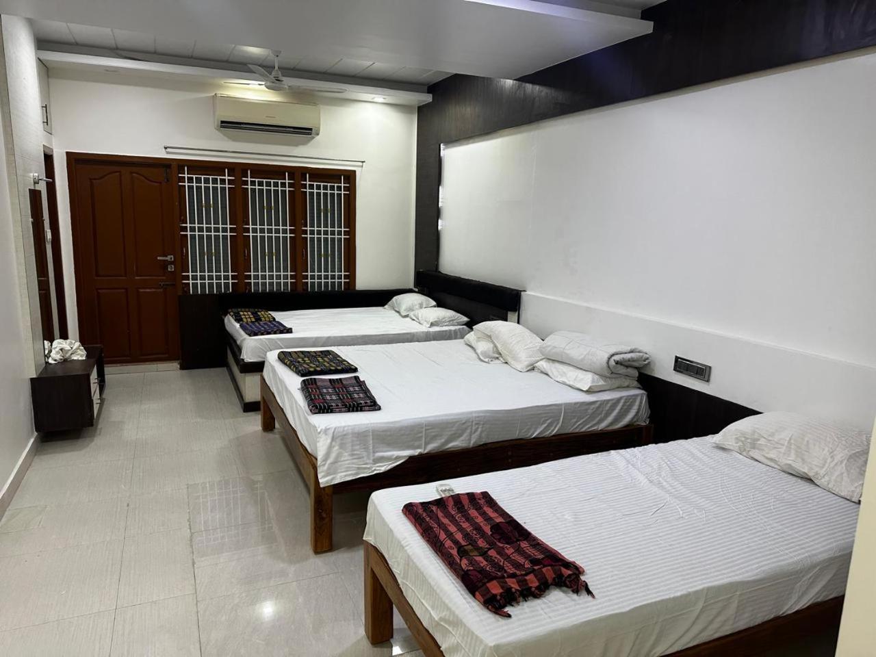 Temple View Home Stay Tiruvannāmalai Eksteriør billede